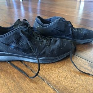 Black Nike free W 9.5